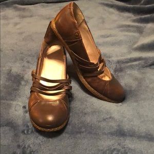 Kitten heeled brown Dr Martens Mary Janes!